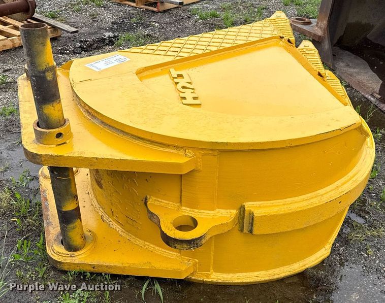 image for item EF3102 Tooth Pro 40RB30 v-bottom bucket