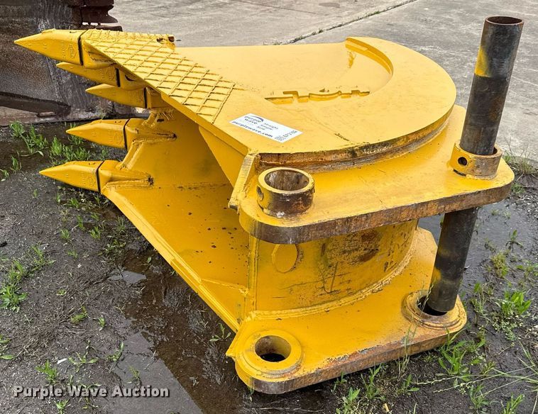 image for item EF3102 Tooth Pro 40RB30 v-bottom bucket