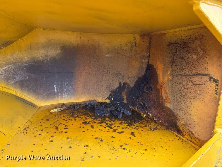 image for item EF3102 Tooth Pro 40RB30 v-bottom bucket