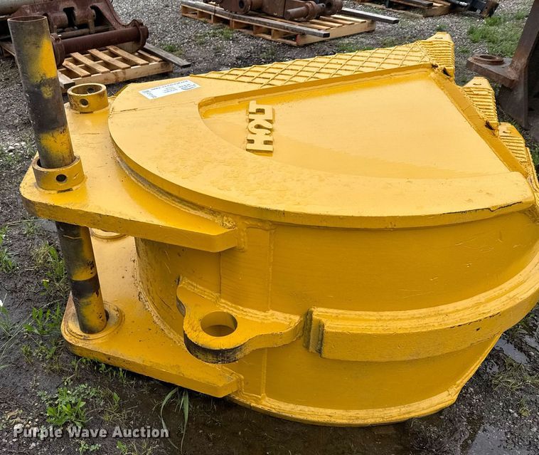 image for item EF3102 Tooth Pro 40RB30 v-bottom bucket