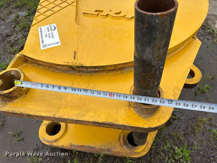 image for item EF3102 Tooth Pro 40RB30 v-bottom bucket