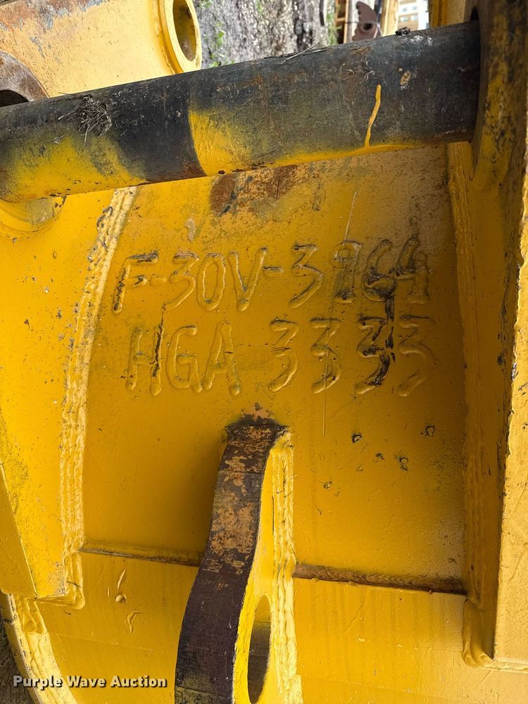 image for item EF3102 Tooth Pro 40RB30 v-bottom bucket