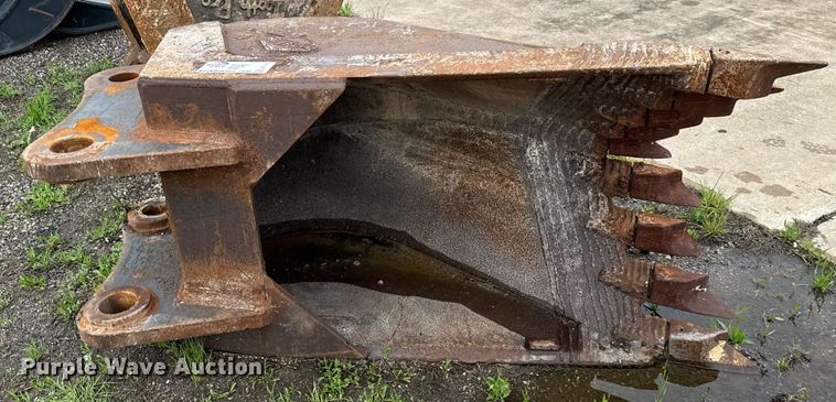 image for item EF3103 Hensley v-bottom bucket