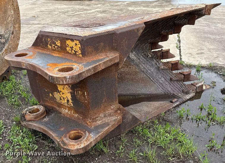 image for item EF3103 Hensley v-bottom bucket