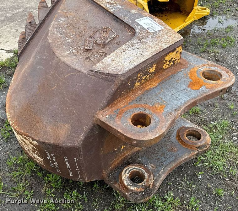 image for item EF3103 Hensley v-bottom bucket