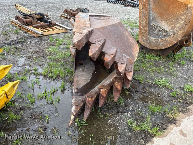 image for item EF3103 Hensley v-bottom bucket