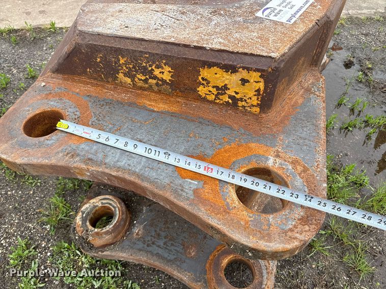 image for item EF3103 Hensley v-bottom bucket