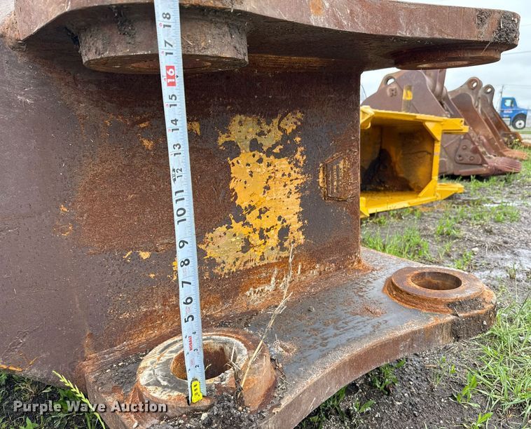 image for item EF3103 Hensley v-bottom bucket