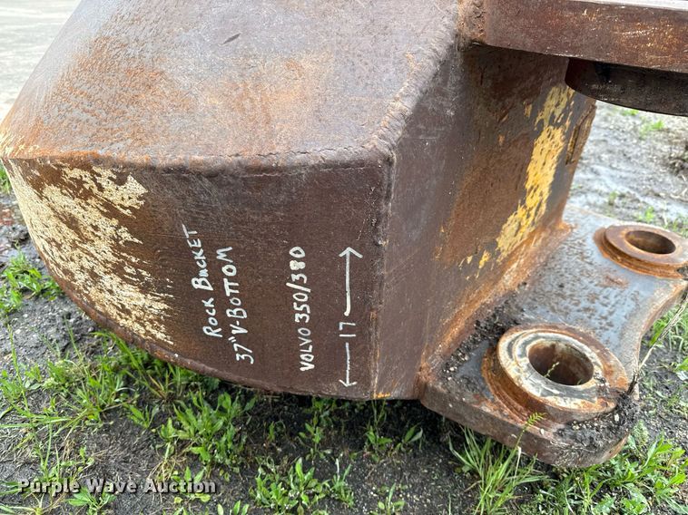 image for item EF3103 Hensley v-bottom bucket