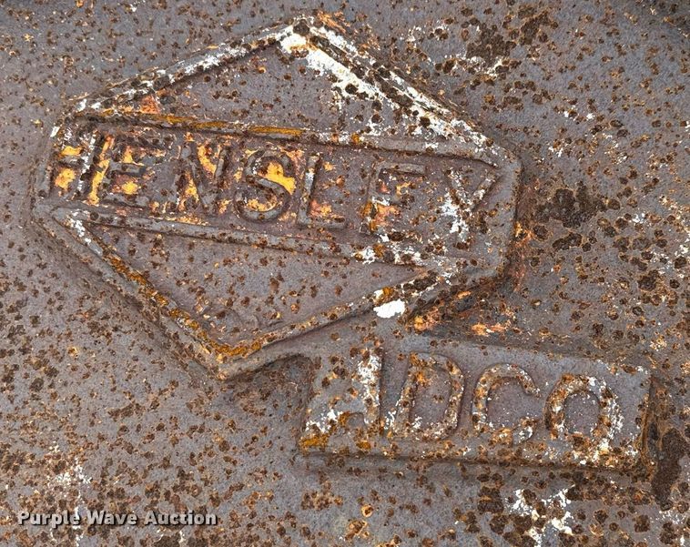 image for item EF3103 Hensley v-bottom bucket