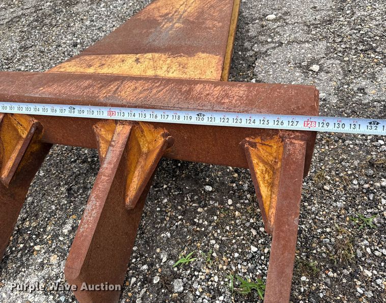 image for item EF3110 129