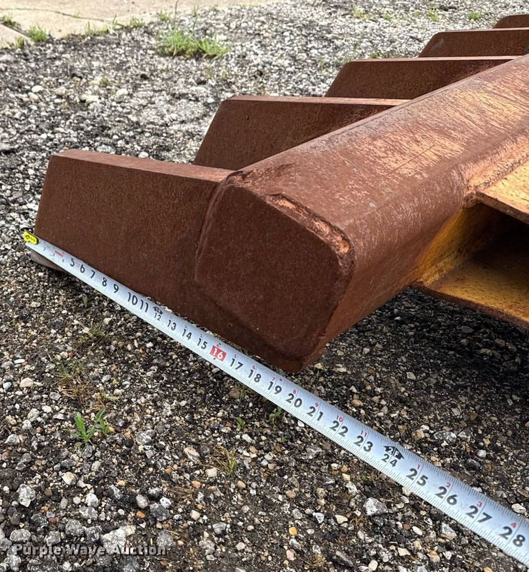 image for item EF3110 129