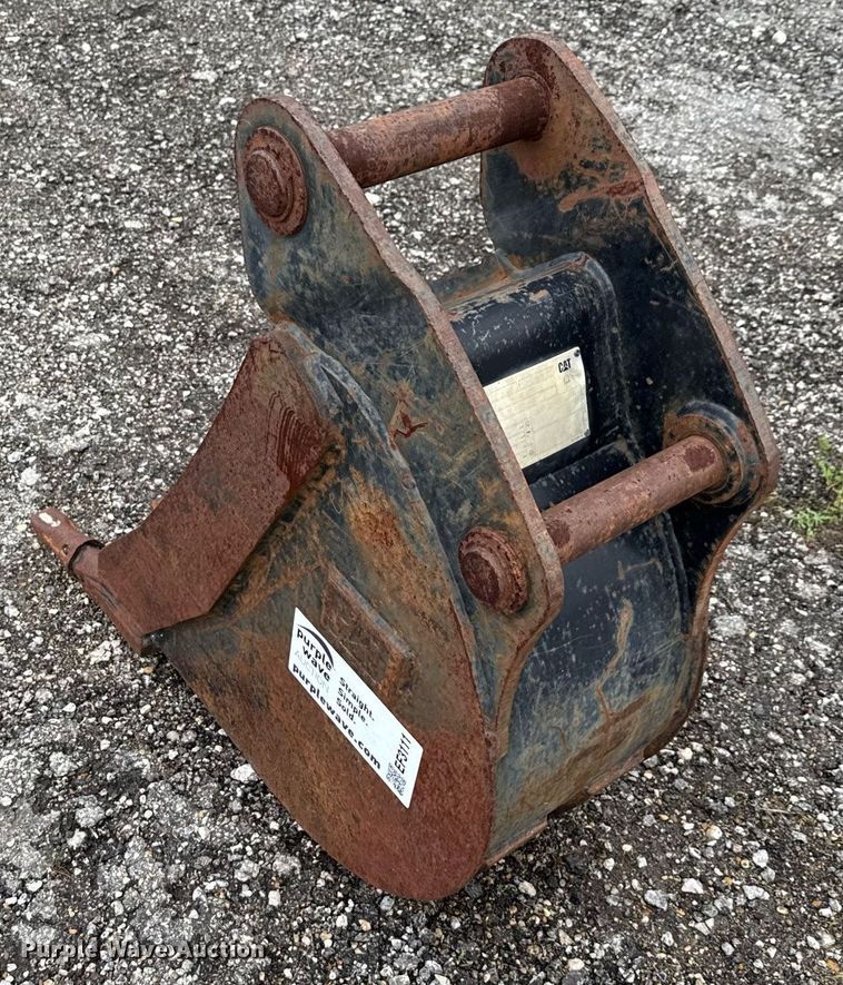 image for item EF3111 Caterpillar backhoe bucket