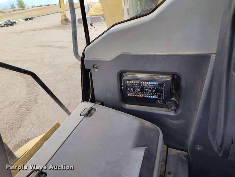 image for item EH0238 2019 Caterpillar 730 articulated haul truck