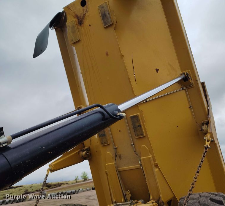 image for item EH0240 2019 Caterpillar 730 articulated haul truck