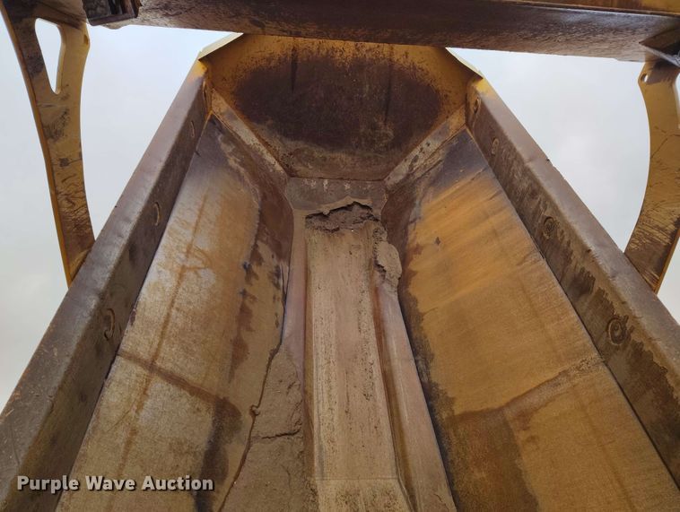 image for item EH0240 2019 Caterpillar 730 articulated haul truck