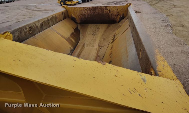 image for item EH0240 2019 Caterpillar 730 articulated haul truck