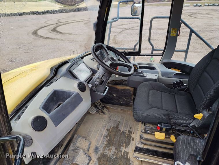 image for item EH0240 2019 Caterpillar 730 articulated haul truck