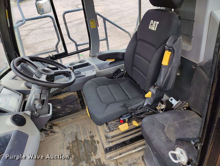 image for item EH0240 2019 Caterpillar 730 articulated haul truck