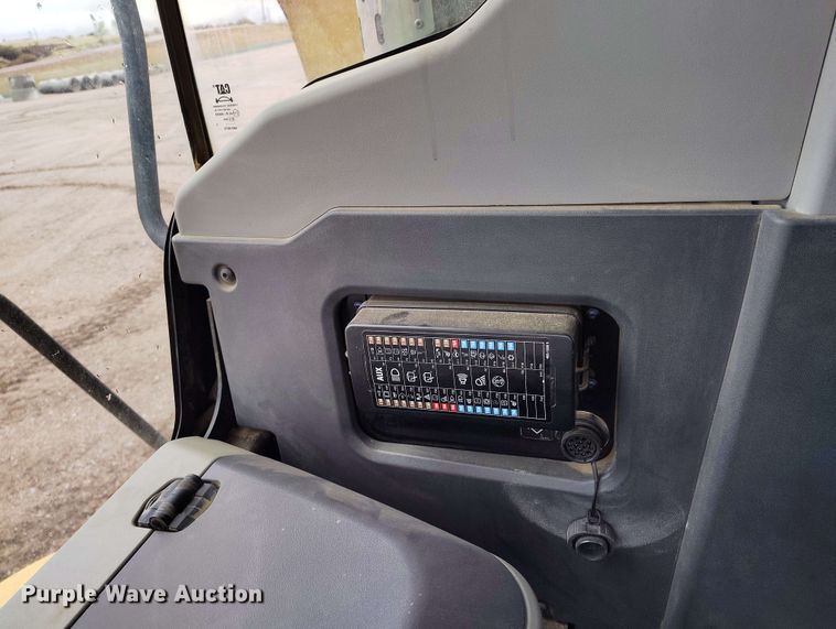 image for item EH0240 2019 Caterpillar 730 articulated haul truck