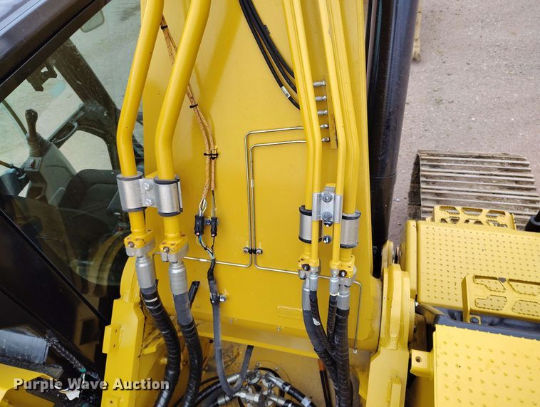 image for item EH0241 2023 Caterpillar 352 excavator