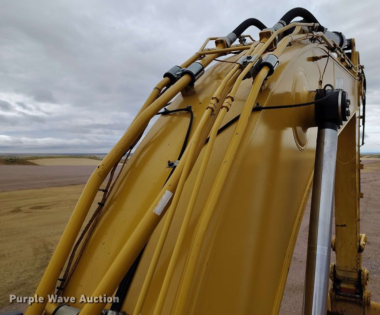 image for item EH0241 2023 Caterpillar 352 excavator