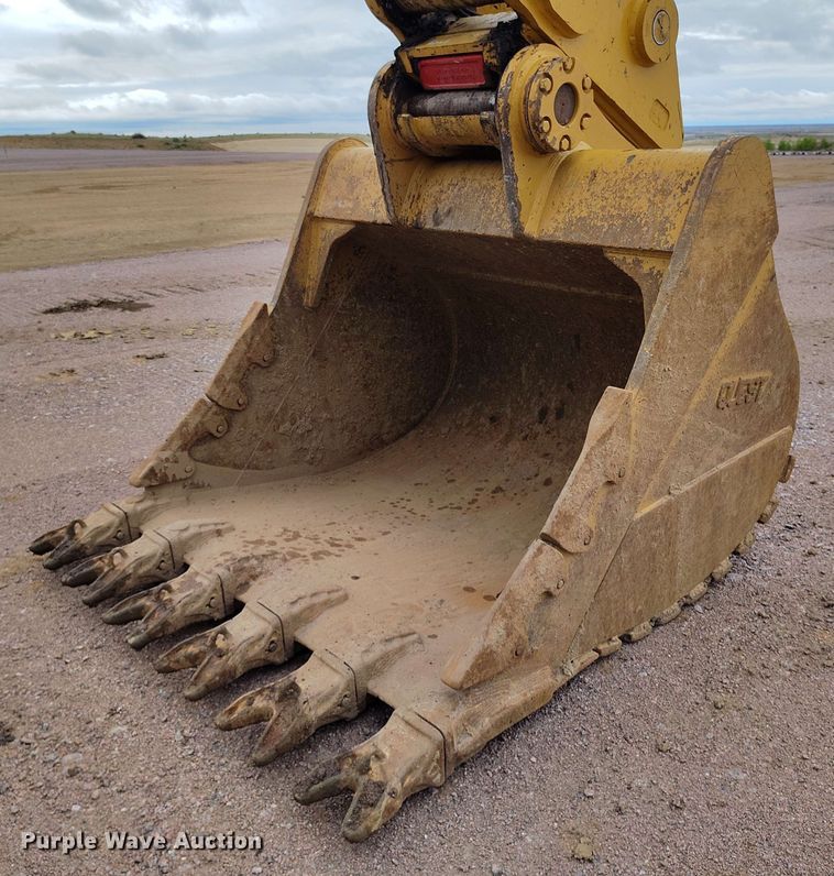 image for item EH0241 2023 Caterpillar 352 excavator