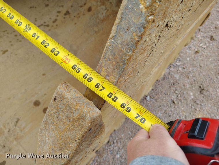 image for item EH0241 2023 Caterpillar 352 excavator