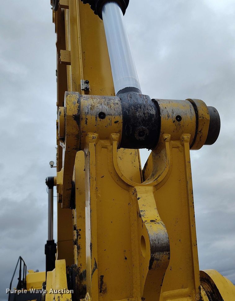 image for item EH0241 2023 Caterpillar 352 excavator