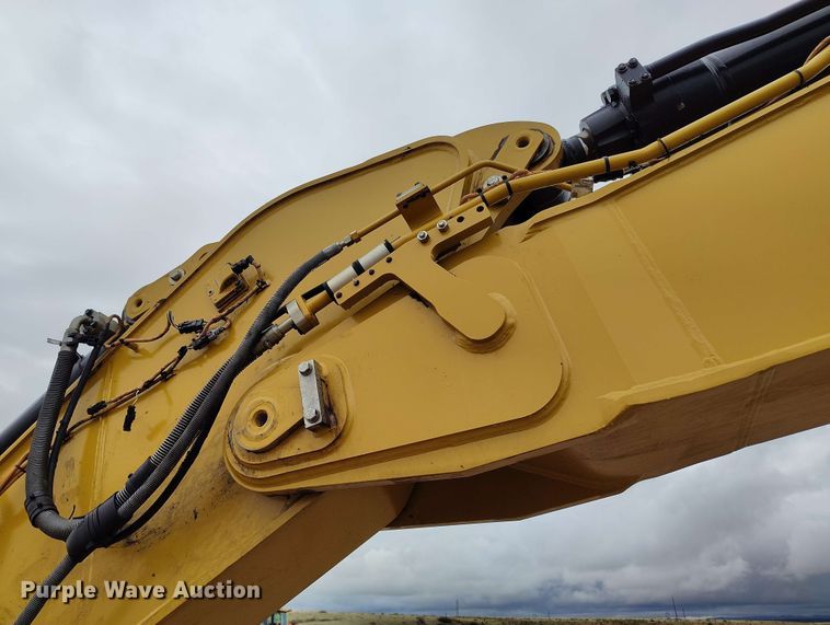 image for item EH0241 2023 Caterpillar 352 excavator