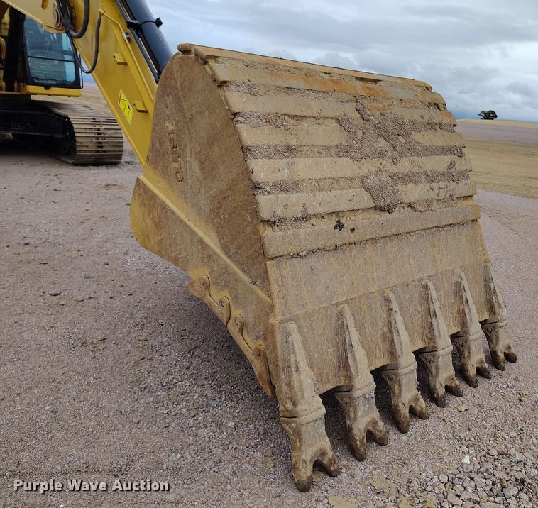 image for item EH0241 2023 Caterpillar 352 excavator