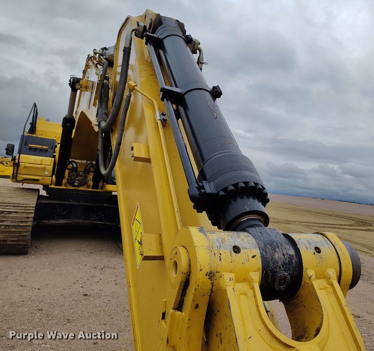 image for item EH0241 2023 Caterpillar 352 excavator