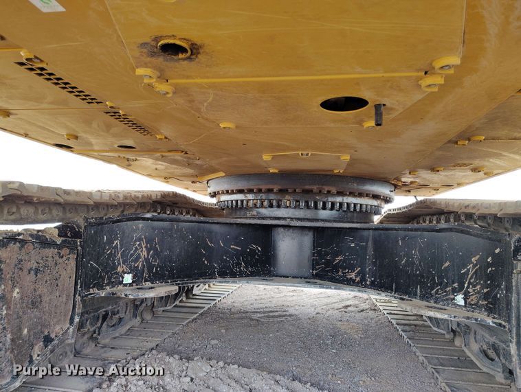 image for item EH0241 2023 Caterpillar 352 excavator