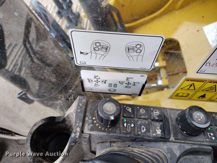 image for item EH0241 2023 Caterpillar 352 excavator