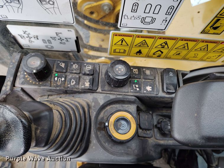 image for item EH0241 2023 Caterpillar 352 excavator