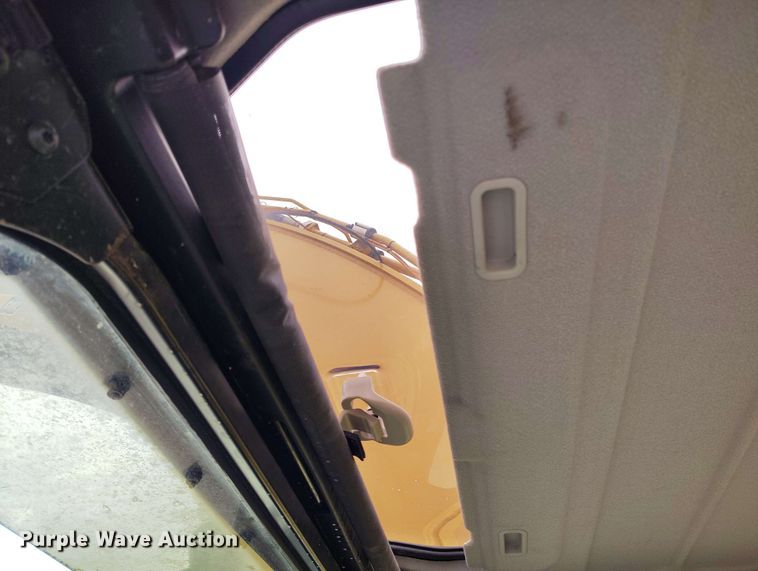 image for item EH0241 2023 Caterpillar 352 excavator