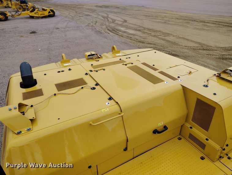 image for item EH0241 2023 Caterpillar 352 excavator