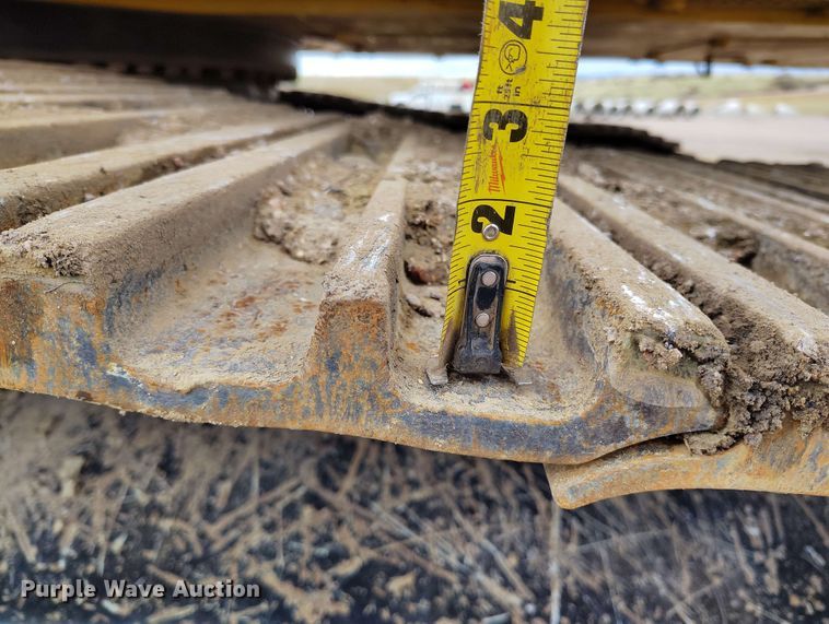 image for item EH0241 2023 Caterpillar 352 excavator