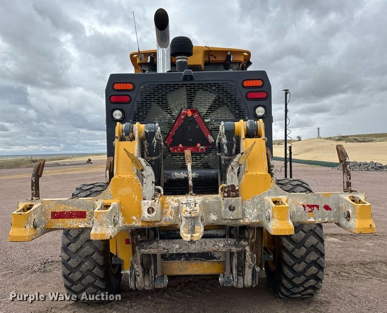 image for item EH0242 2018 John Deere 872G motor grader