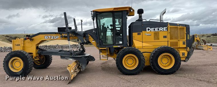 image for item EH0242 2018 John Deere 872G motor grader