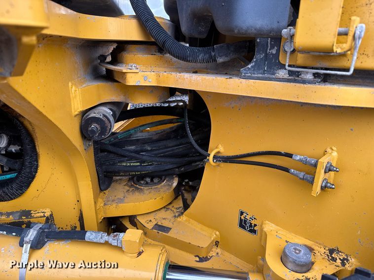 image for item EH0242 2018 John Deere 872G motor grader