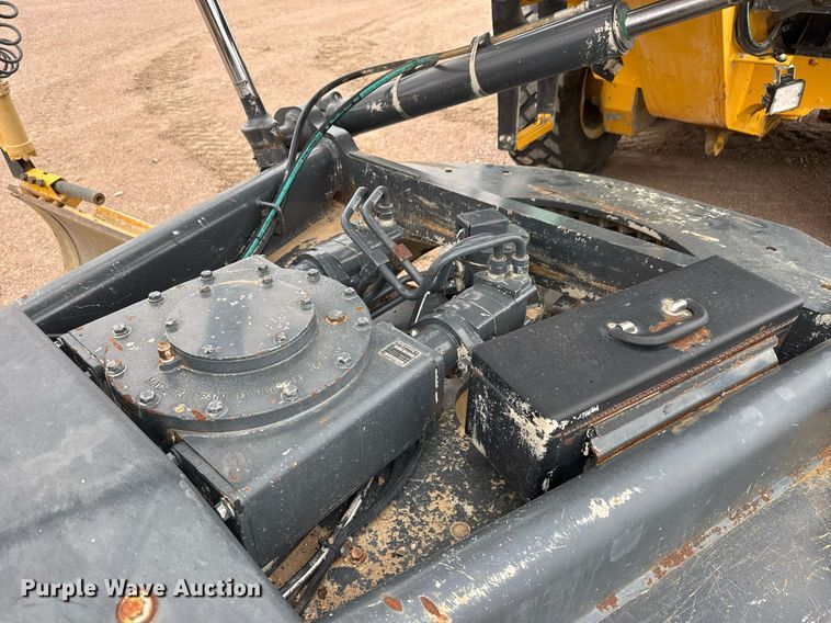 image for item EH0242 2018 John Deere 872G motor grader