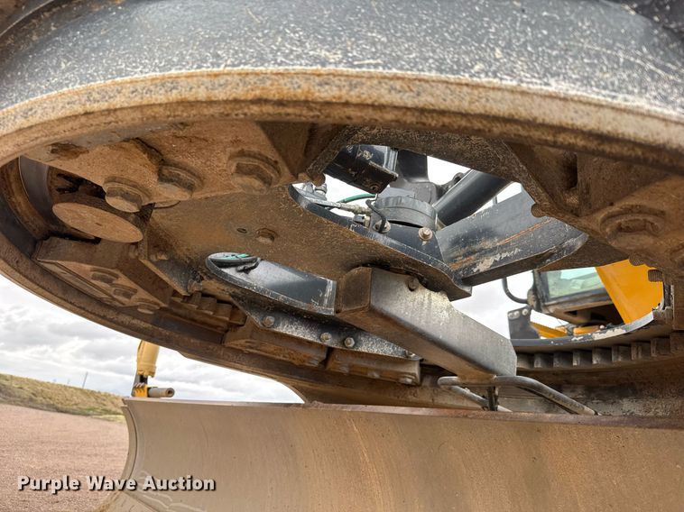 image for item EH0242 2018 John Deere 872G motor grader