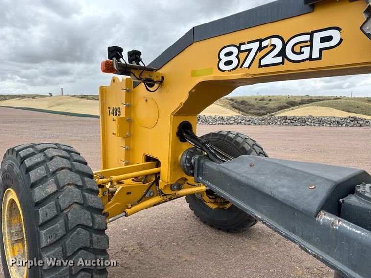 image for item EH0242 2018 John Deere 872G motor grader