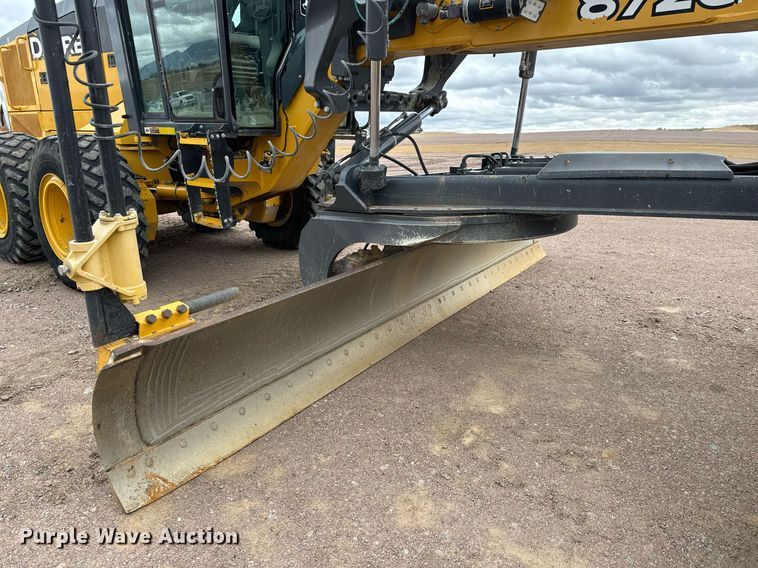 image for item EH0242 2018 John Deere 872G motor grader