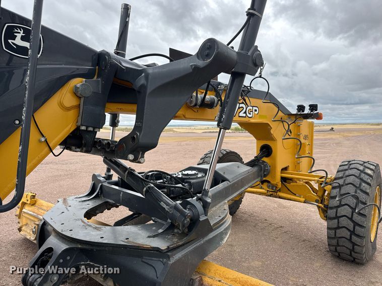 image for item EH0242 2018 John Deere 872G motor grader