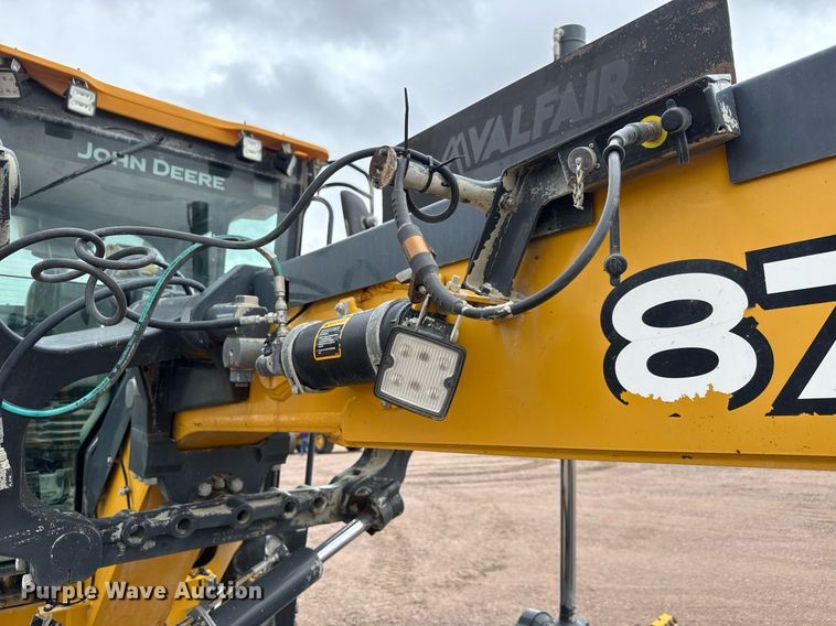 image for item EH0242 2018 John Deere 872G motor grader