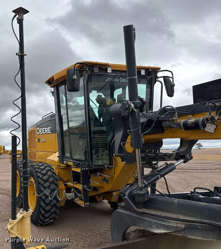 image for item EH0242 2018 John Deere 872G motor grader