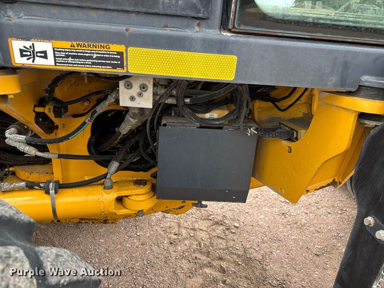 image for item EH0242 2018 John Deere 872G motor grader