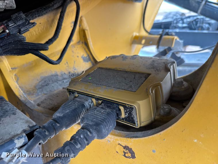 image for item EH0242 2018 John Deere 872G motor grader